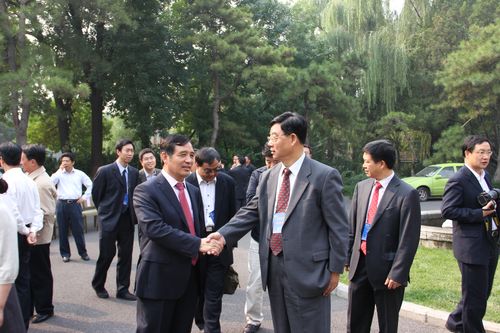 新闻图片20108251510141285398614734_3378.jpg