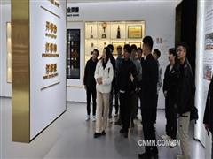 江西理工大学携毕业生进企业探索求职“新路径”